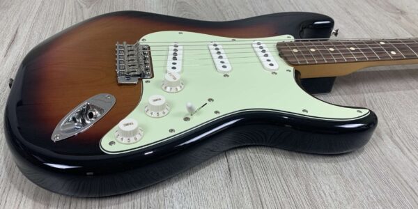 Fender Vintera II '60s Stratocaster RW 3-Color Sunburst