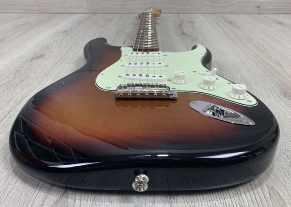 Fender Vintera II '60s Stratocaster RW 3-Color Sunburst