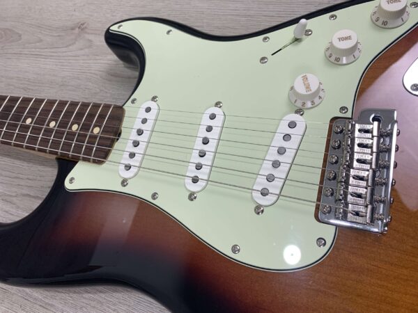 Fender Vintera II '60s Stratocaster RW 3-Color Sunburst