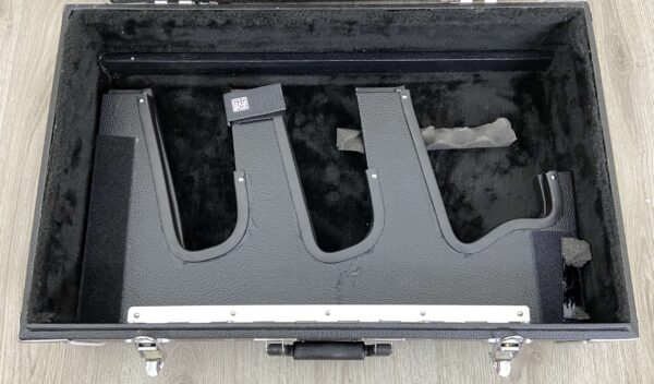 Gator GW-GIGBOXJR Portapedali e reggi chitarra triplo