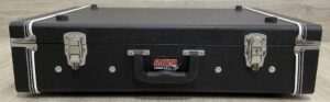 Gator GW-GIGBOXJR Portapedali e reggi chitarra triplo