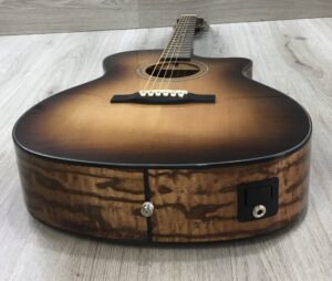 Guild OM-260CE Deluxe Burl