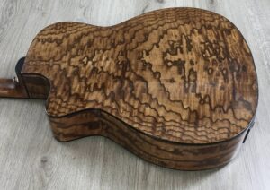 Guild OM-260CE Deluxe Burl