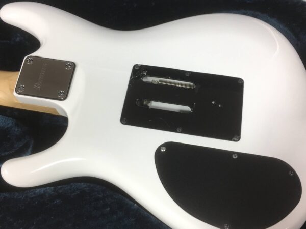 Ibanez JS140-WH Joe Satriani Signature con pickup Sustaniac