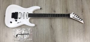 Jackson Pro Plus Series Soloist SLA3 Snow White