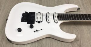 Jackson Pro Plus Series Soloist SLA3 Snow White