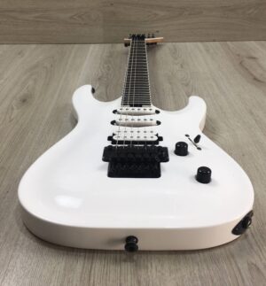 Jackson Pro Plus Series Soloist SLA3 Snow White