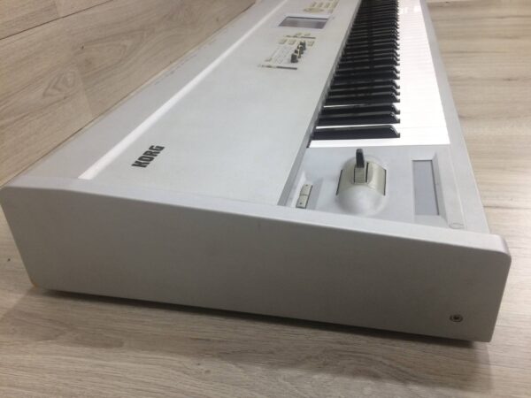 Korg Triton ProX con flight