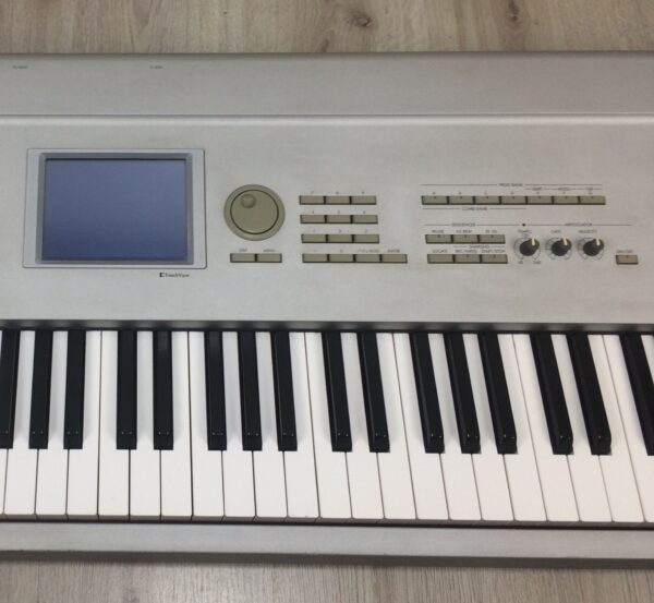 Korg Triton ProX con flight