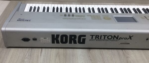 Korg Triton ProX con flight