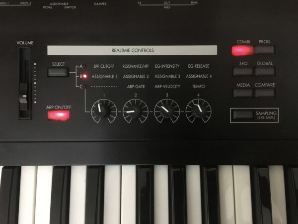 Korg Triton TR 76