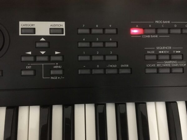 Korg Triton TR 76