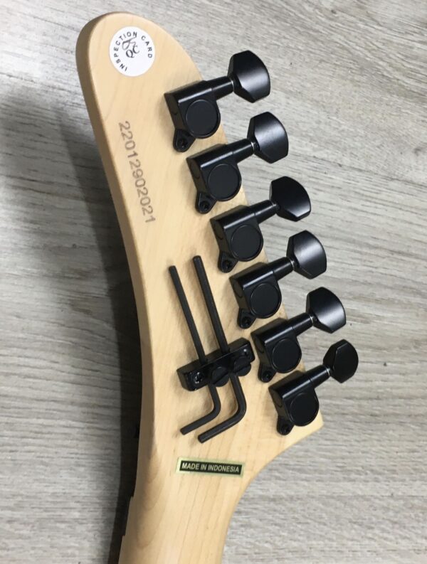 Kramer Guitars Feral Cat