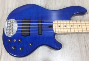 Lakland Skyline 55-02 Deluxe Trans Blue + custodia mono