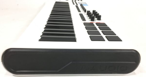 M-udio Axiom Pro 49