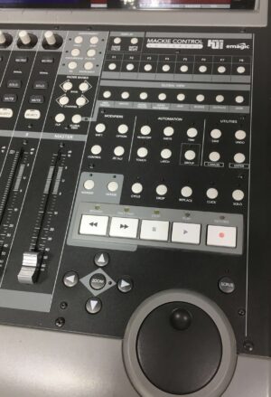 Mackie Control Universal Superficie di controllo