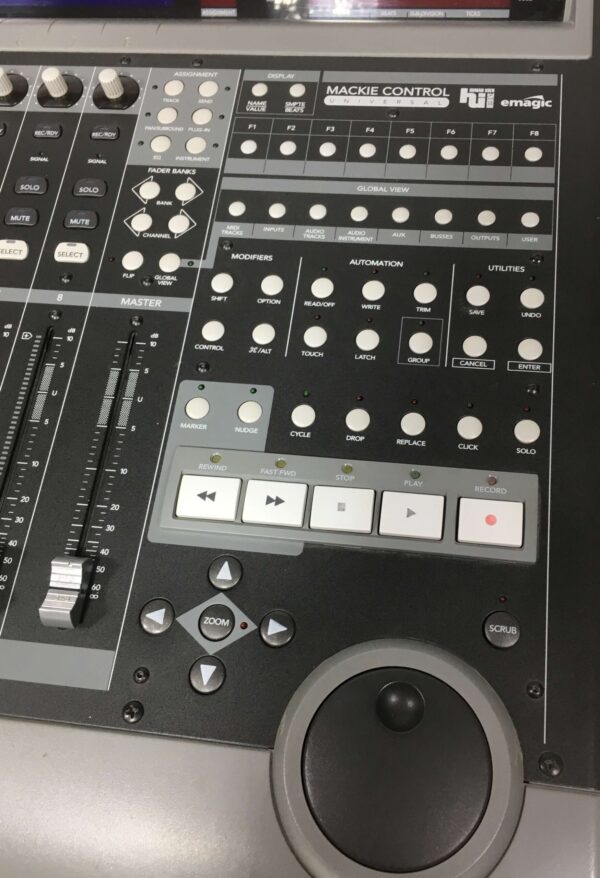 Mackie Control Universal Superficie di controllo