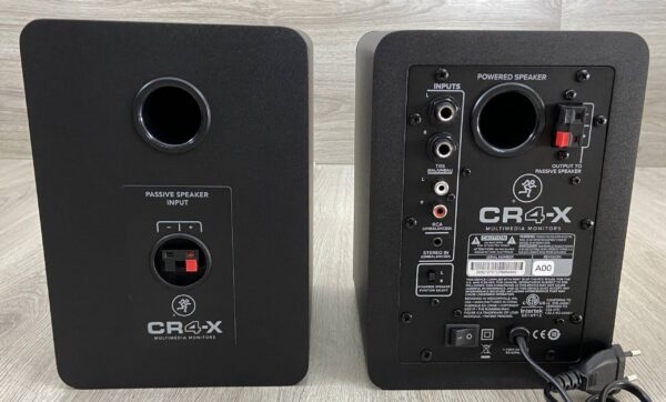 Mackie CR4-X