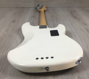 Marcus Miller P7 Antique White Blonde Left