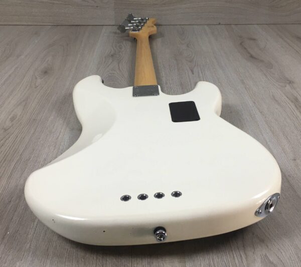 Marcus Miller P7 Antique White Blonde Left