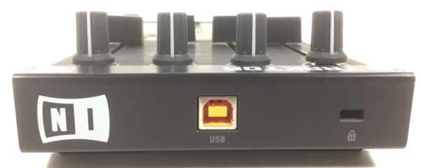 Native Instruments Traktor Kontrol F1