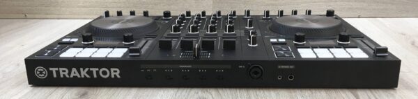 Native Instruments Traktor Kontrol S4 MK3