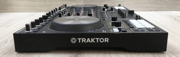 Native Instruments Traktor Kontrol S4 MK3