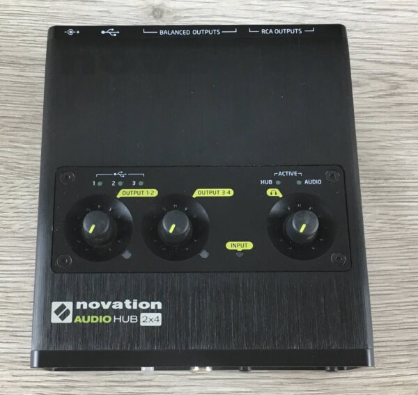 Novation Audiohub 2 X 4 USB
