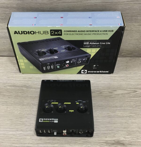 Novation Audiohub 2 X 4 USB