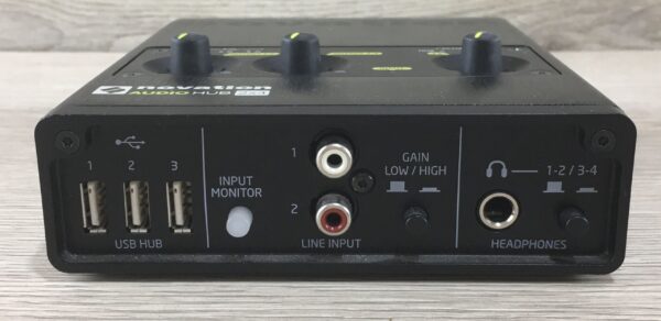 Novation Audiohub 2 X 4 USB