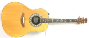 Ovation Legend 1617 Vintage 1983 con custodia rigida