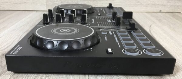 Pioneer DDJ-200 Smart DJ Controller