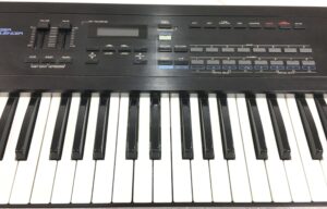 Roland D-20  Linear Synthesizer