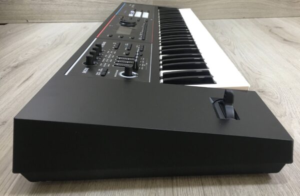 Roland Juno DS61