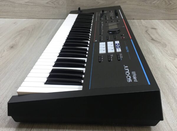 Roland Juno DS61