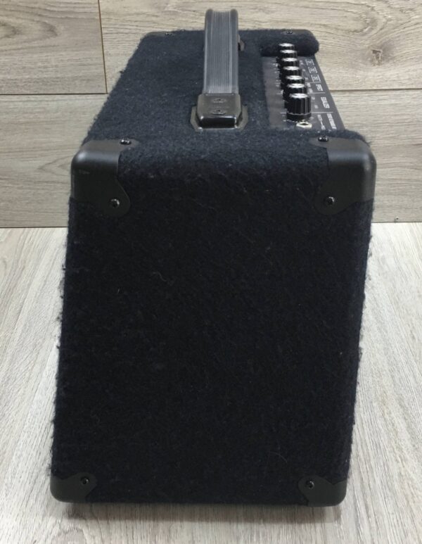 Roland KC-220