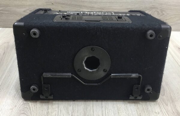 Roland KC-220