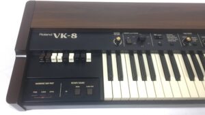 Roland VK-8 con custodia