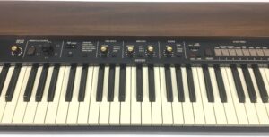 Roland VK-8 con custodia
