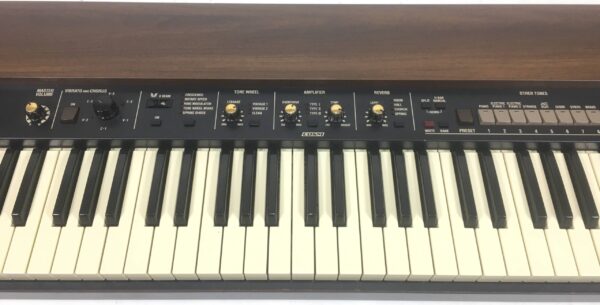 Roland VK-8 con custodia