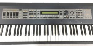 Roland XV-88