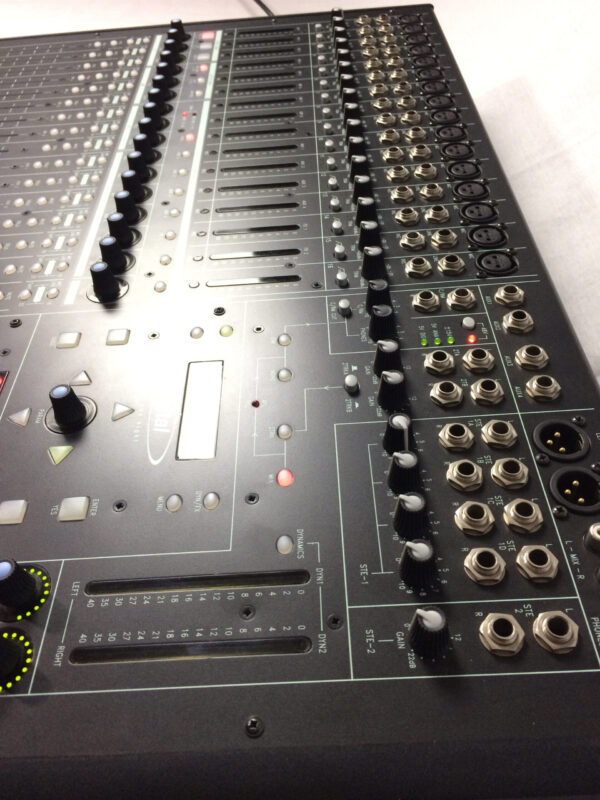 Soundcraft Spirit 328 Digital Mixer