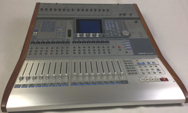 Tascam DM3200 + IF FW MKII