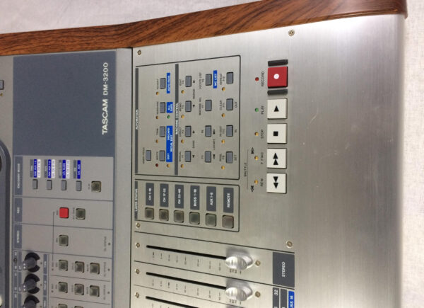 Tascam DM3200 + IF FW MKII