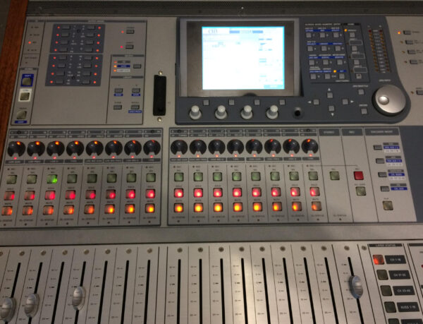 Tascam DM3200 + IF FW MKII