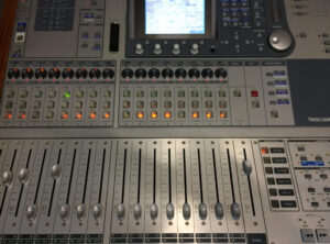 Tascam DM3200 + IF FW MKII