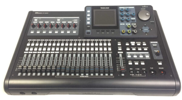 Tascam DP32SD Digital Portastudio 32 tracce