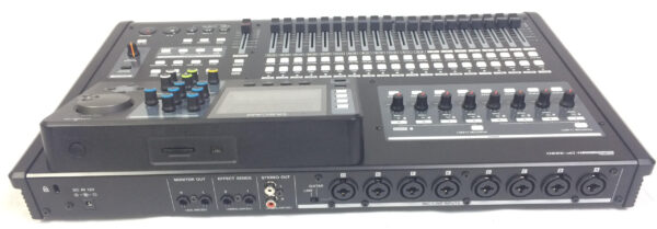 Tascam DP32SD Digital Portastudio 32 tracce