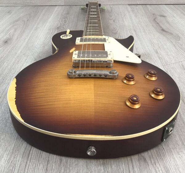 Vintage V100 Icon Distressed Tobacco Sunburst