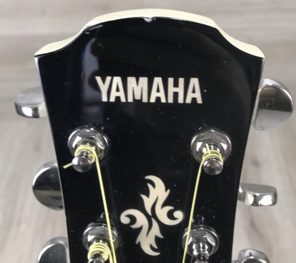 Yamaha Apx 600 White
